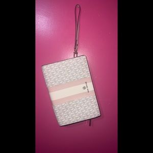 Michael kors large wristlet